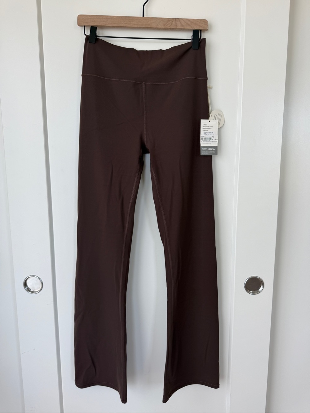 BNWT Vuori - All the feels slim flare (Java)